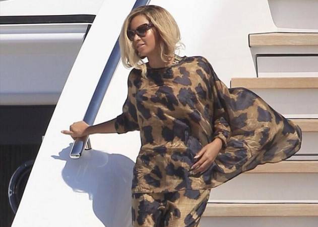 Beyonce on her Yacht in Ibiza, Spain