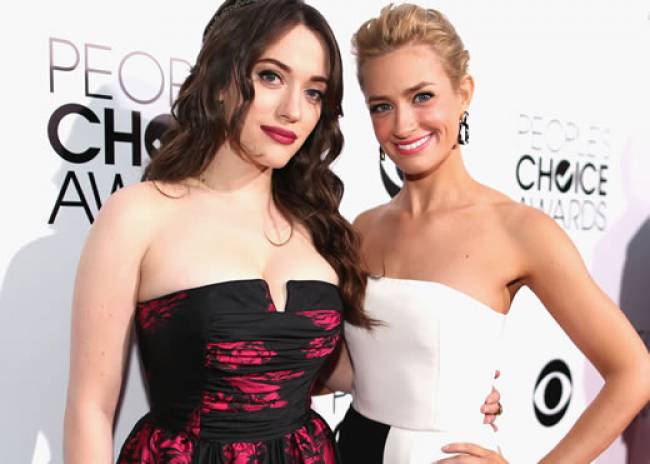 Kat Dennigs and Beth Behrs of '2 Broke Girls' host The Peoples' Chocie Awards'
