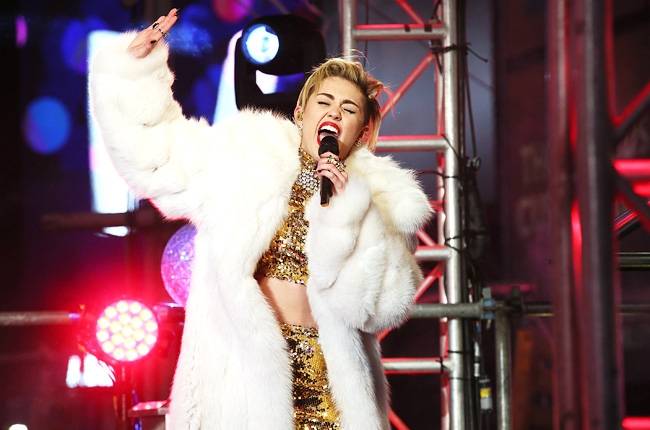 Miley Cyrus Rings in New Year's 2014 on Dick Clark's Rockin' Eve with Ryan Seacrest.