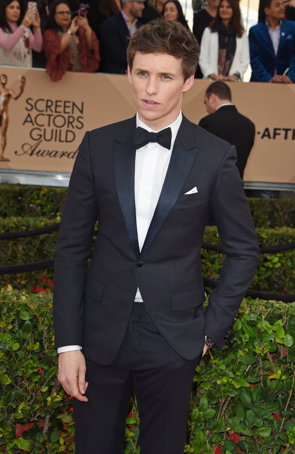 Actor Eddie Redmayne attends the 22nd Annual Screen Actors Guild Awards at The Shrine Auditorium on January 30, 2016 in Los Angeles, California. AFP PHOTO / MARK RALSTON / AFP / MARK RALSTON        (Photo credit should read MARK RALSTON/AFP/Getty Images)